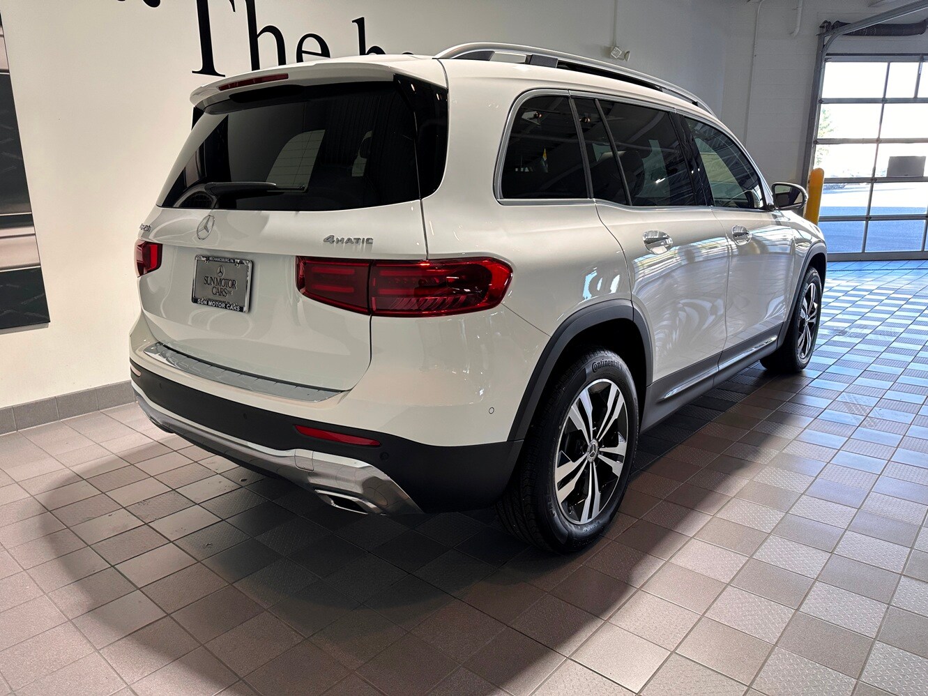 2026 Mercedes Benz GLB 250 4MATIC photo 4