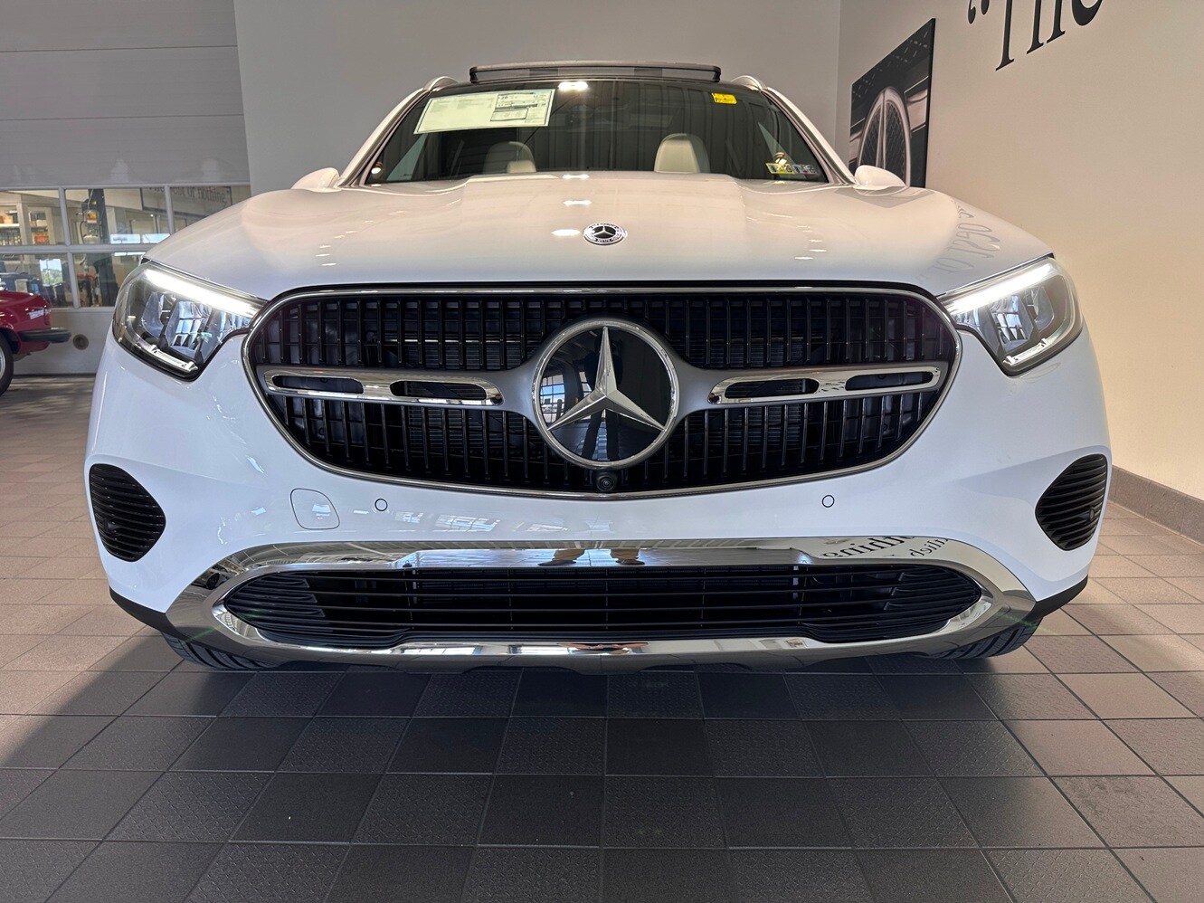 2025 Mercedes Benz GLC 300 4MATIC photo 2