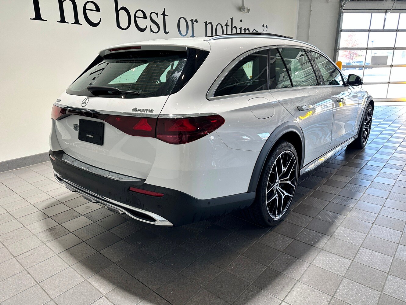 2024 Mercedes Benz E 450 4MATIC Wagon photo 4