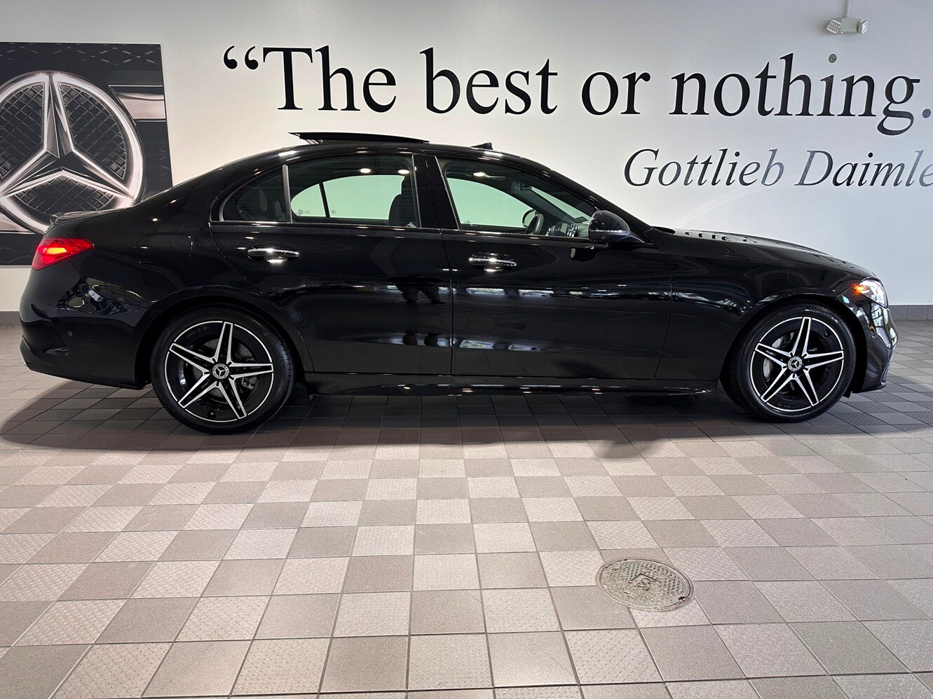 2024 Mercedes Benz C 300 4MATIC AMG photo 3