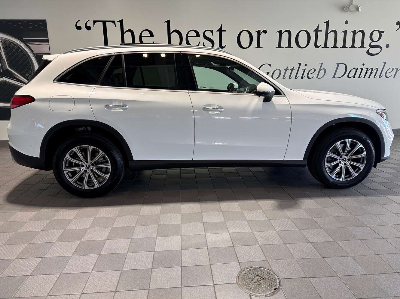 2026 Mercedes Benz GLC 300 4MATIC photo 3