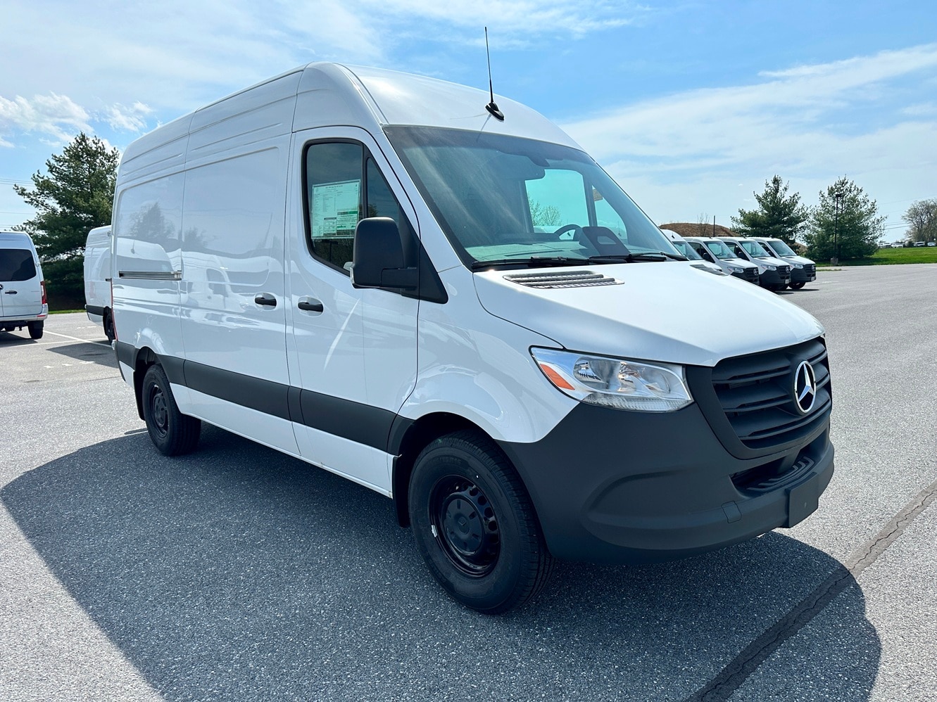 2026 Mercedes-Benz Sprinter 2500 144 WB's photo