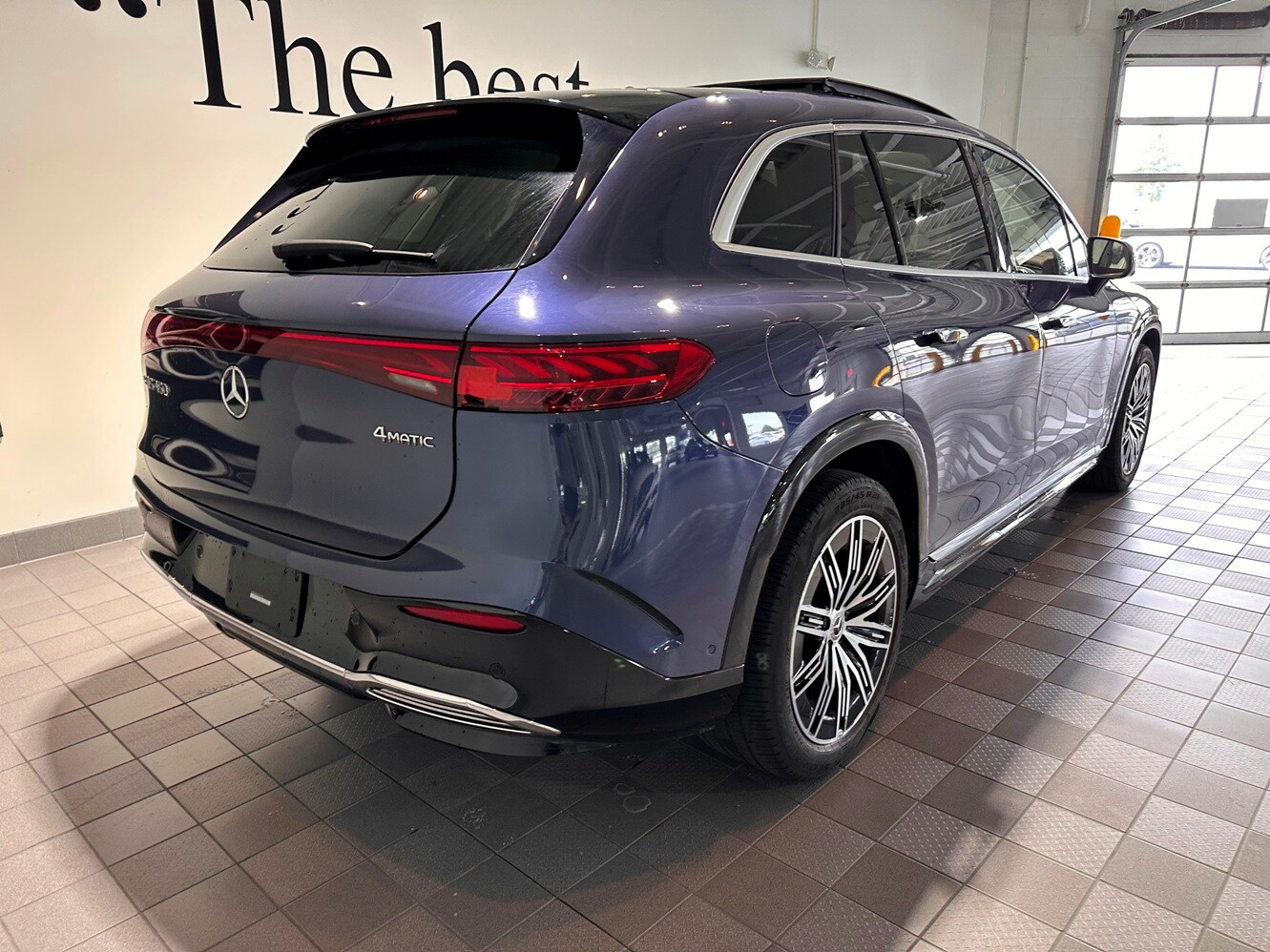 2023 Mercedes Benz EQS SUV 450 4MATIC photo 4