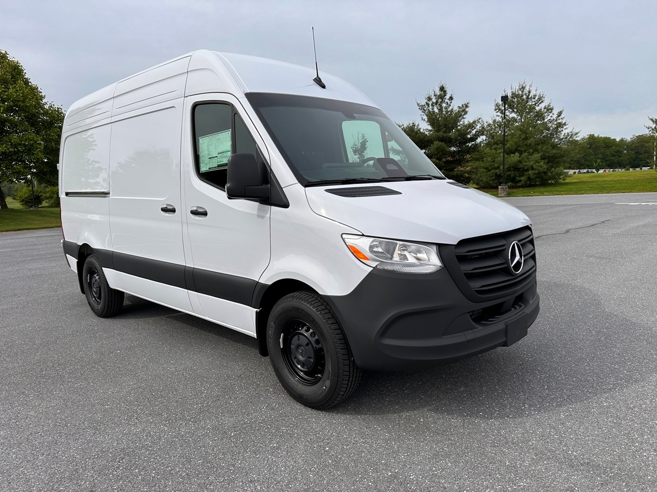 2025 Mercedes-Benz Sprinter Cargo Van Base's photo