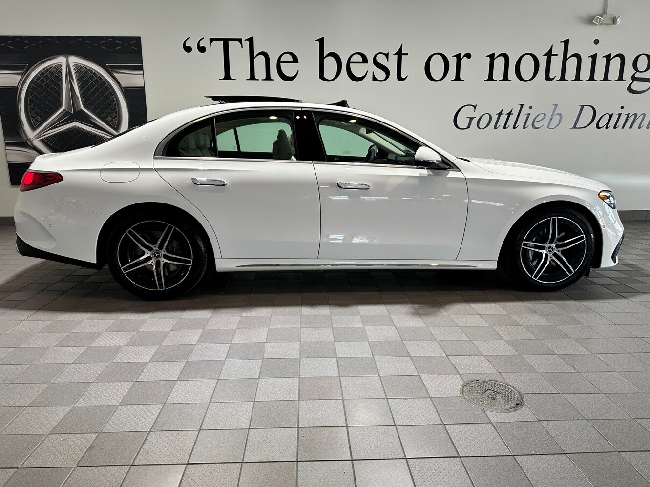 2026 Mercedes Benz E 450 4MATIC AMG photo 3