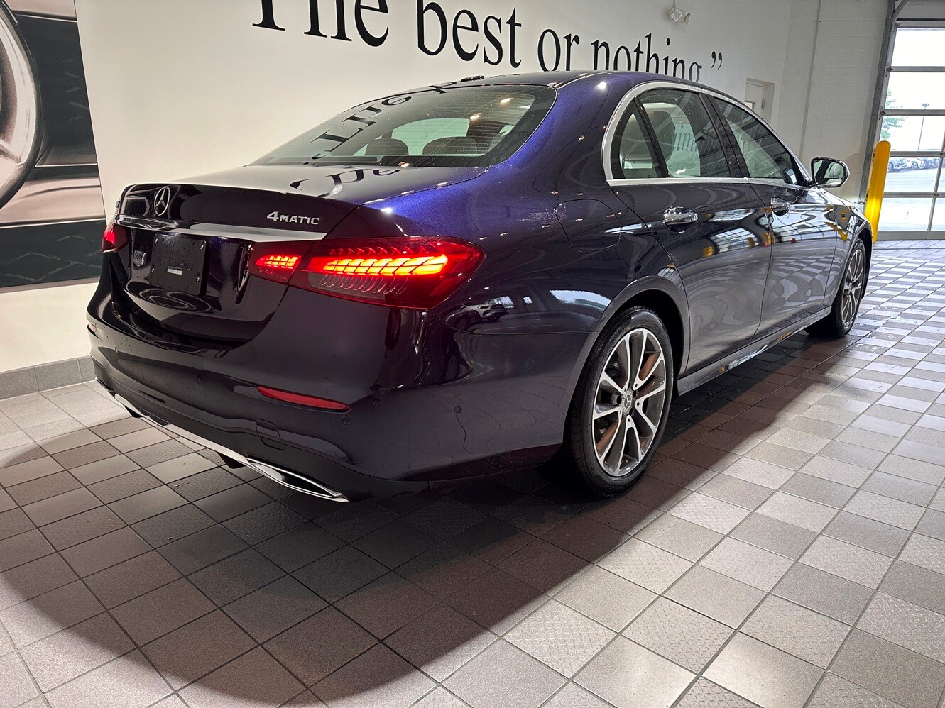 2023 Mercedes Benz E 450 4MATIC photo 4