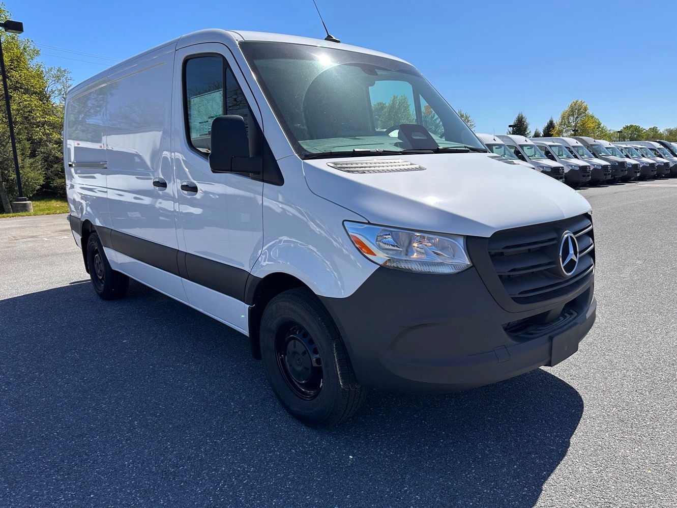 2025 Mercedes-Benz Sprinter Base's photo
