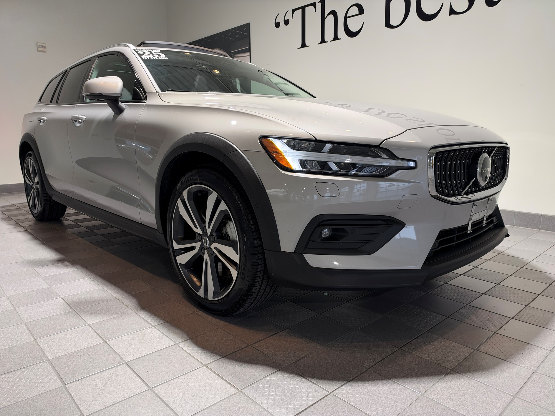 2025 Volvo V60 Cross Country