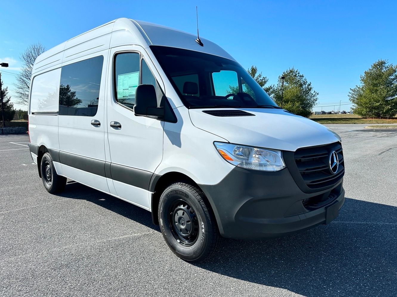 2026 Mercedes-Benz Sprinter 2500 144 WB's photo