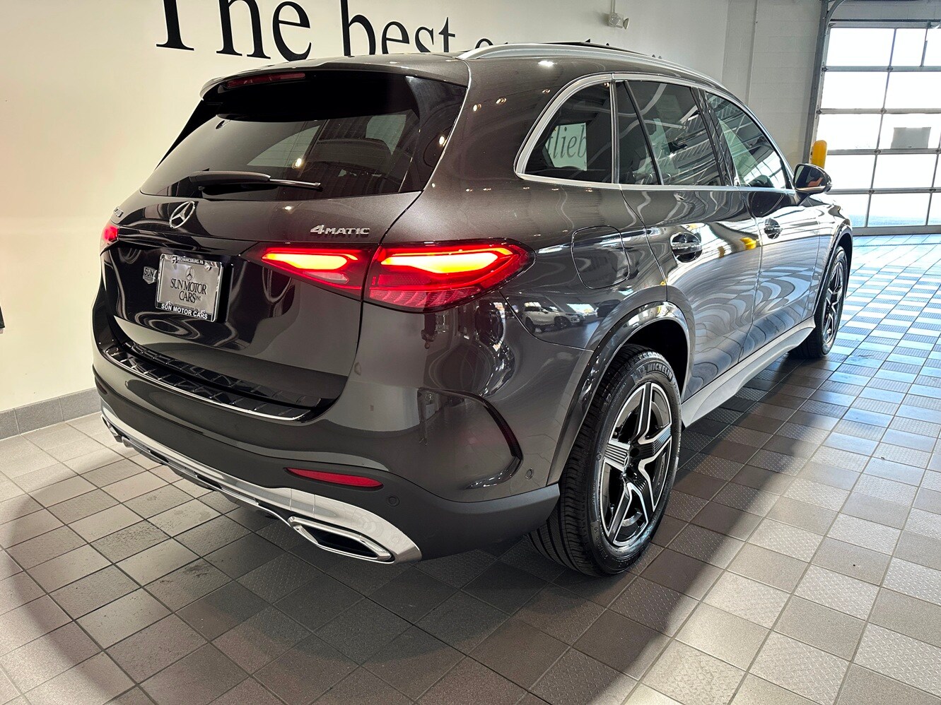 2025 Mercedes Benz GLC 300 4MATIC AMG photo 4