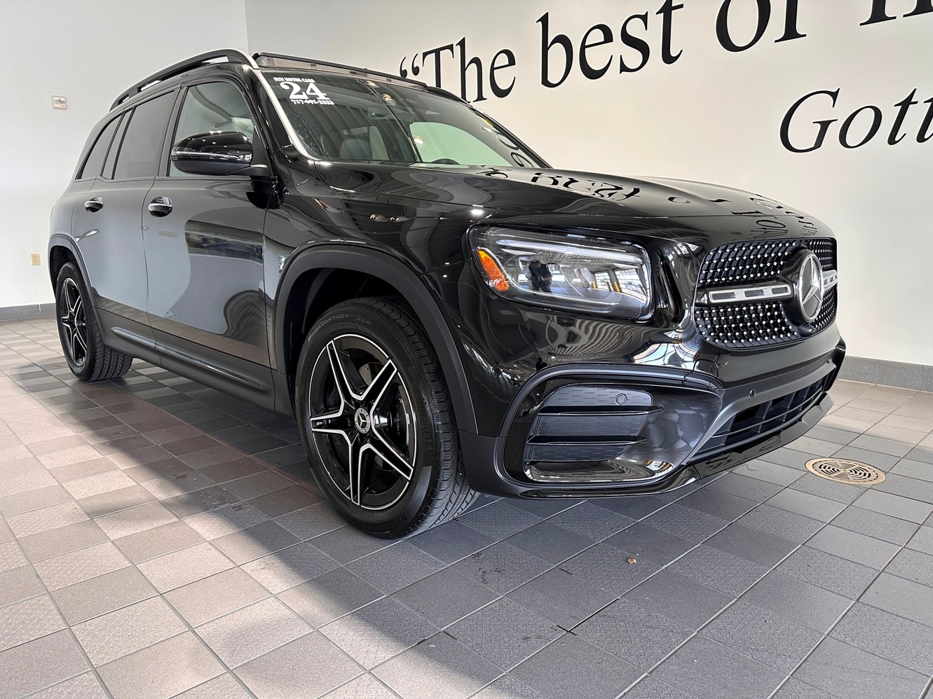 2024 Mercedes-Benz GLB Base's photo