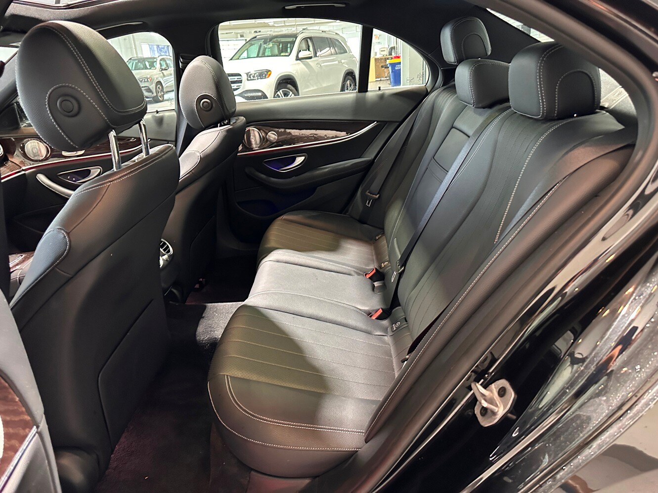 2021 Mercedes Benz E 350 4MATIC AMG photo 5