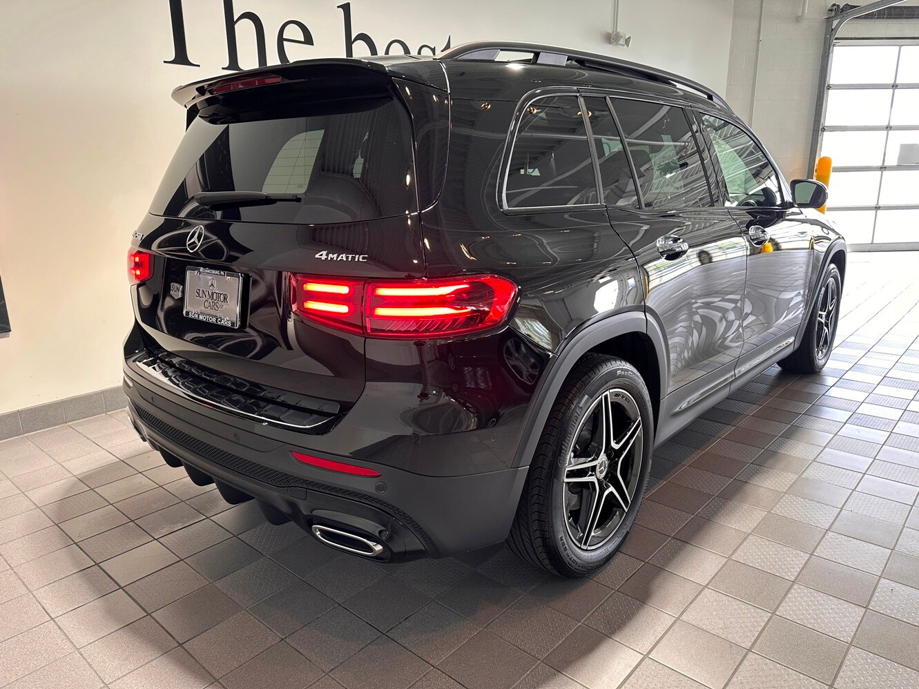 2024 Mercedes Benz GLB 250 4MATIC AMG photo 3