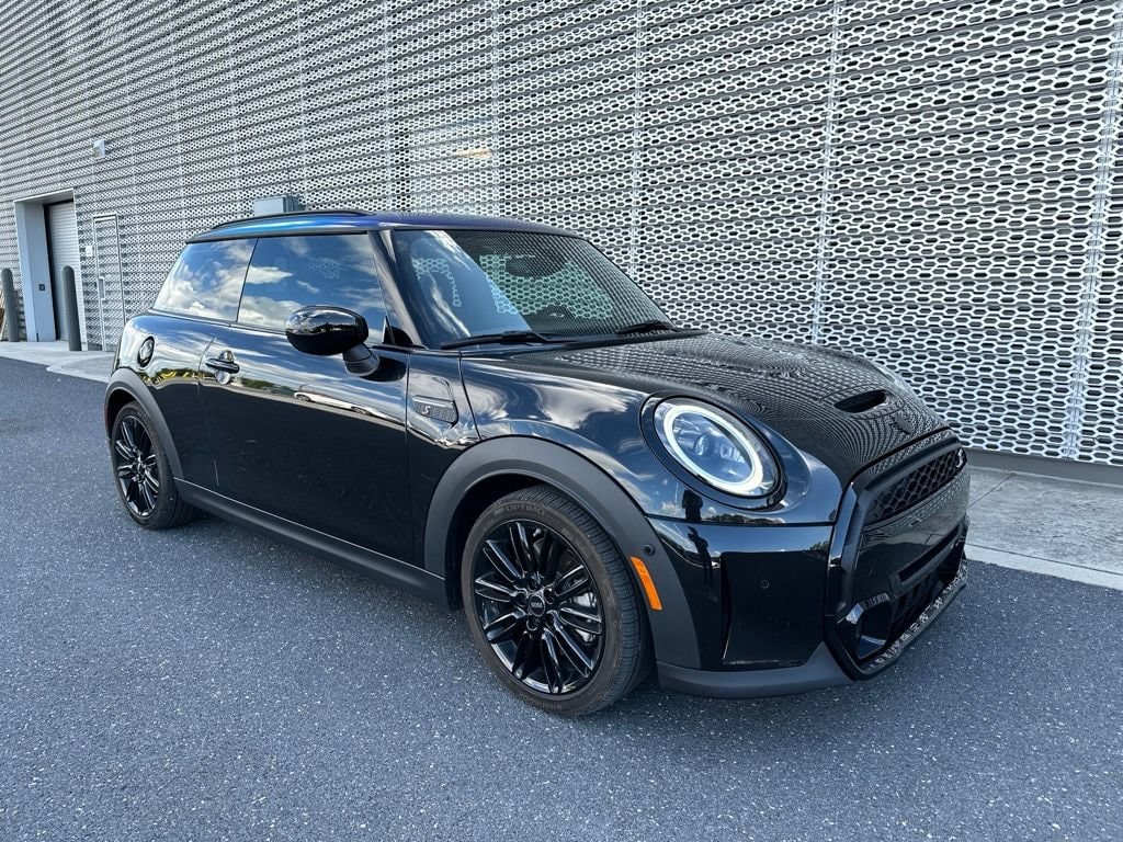 Used 2023 MINI Hardtop 2 Door Cooper S Classic Cooper S Classic FWD *Ltd Avail*