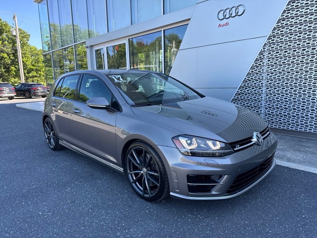 2017 Volkswagen Golf R R w/DCC & Navigation 4-door DSG's photo