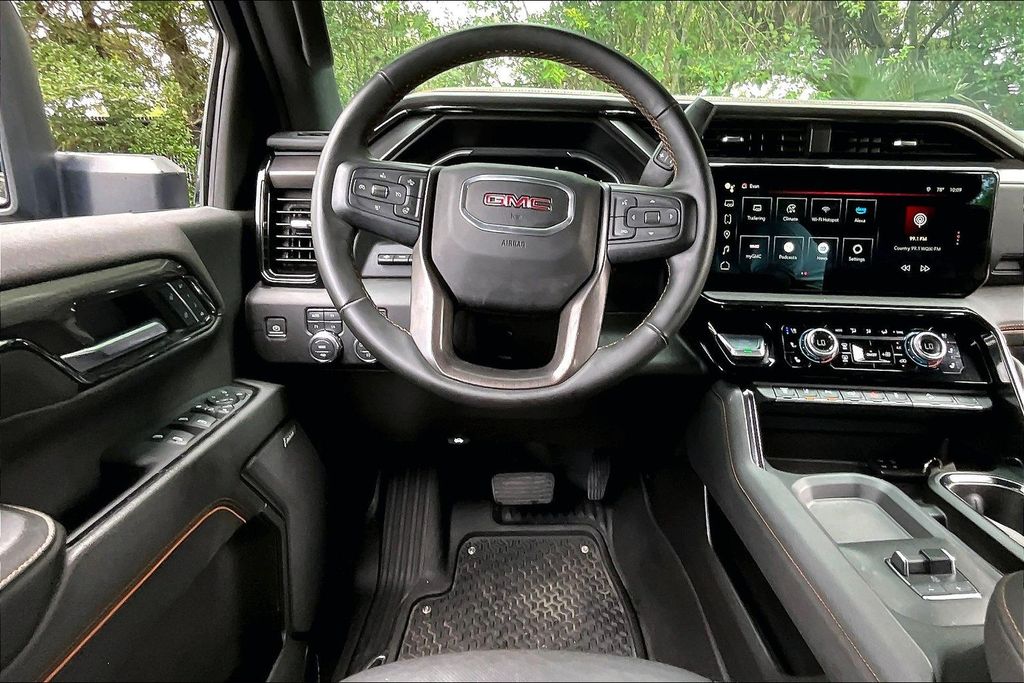 2024 GMC Sierra 2500HD AT4 - Photo 9