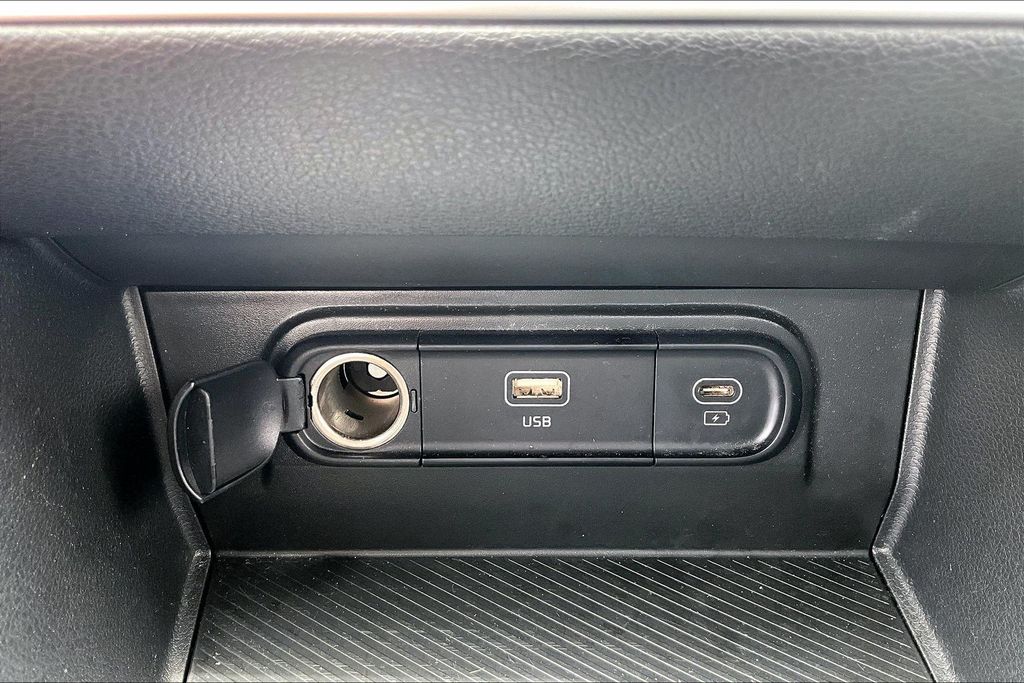 2025 Kia Sportage LX - Photo 14