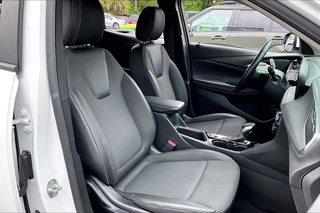 2025 Buick Encore GX Preferred - Photo 26