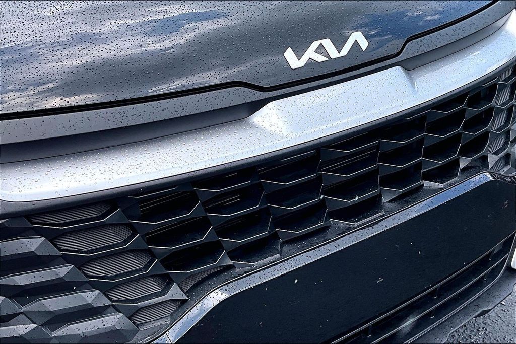 2025 Kia Sportage LX - Photo 30