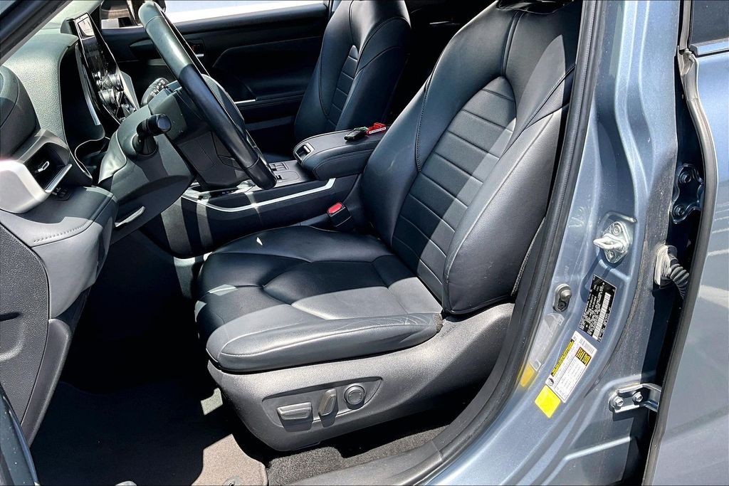 2023 Toyota Highlander XLE - Photo 21
