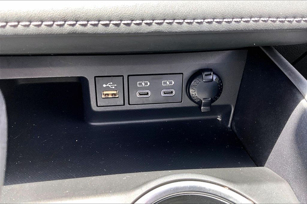 2023 Toyota Highlander XLE - Photo 16