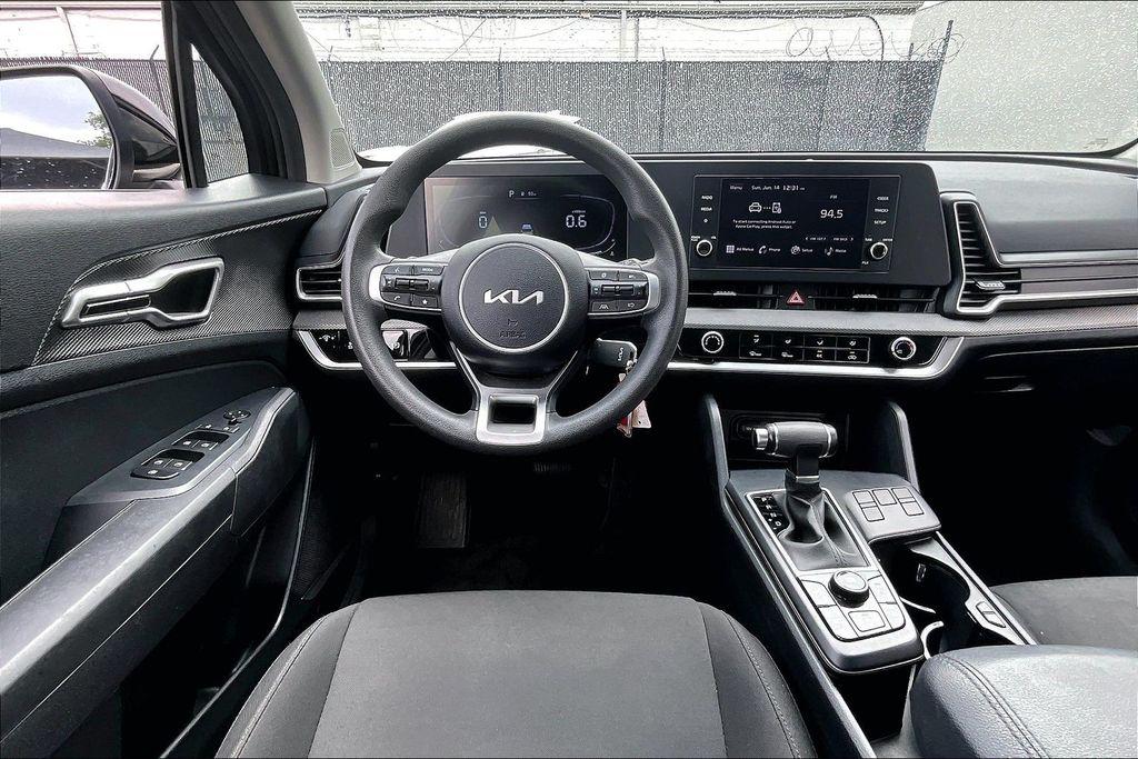 2025 Kia Sportage LX - Photo 8