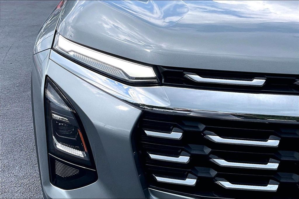 2025 Chevrolet Equinox LT - Photo 28