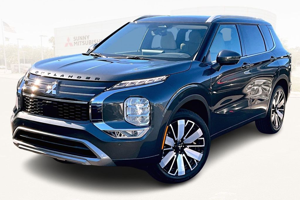 2026 Mitsubishi Outlander SEL FWD's photo