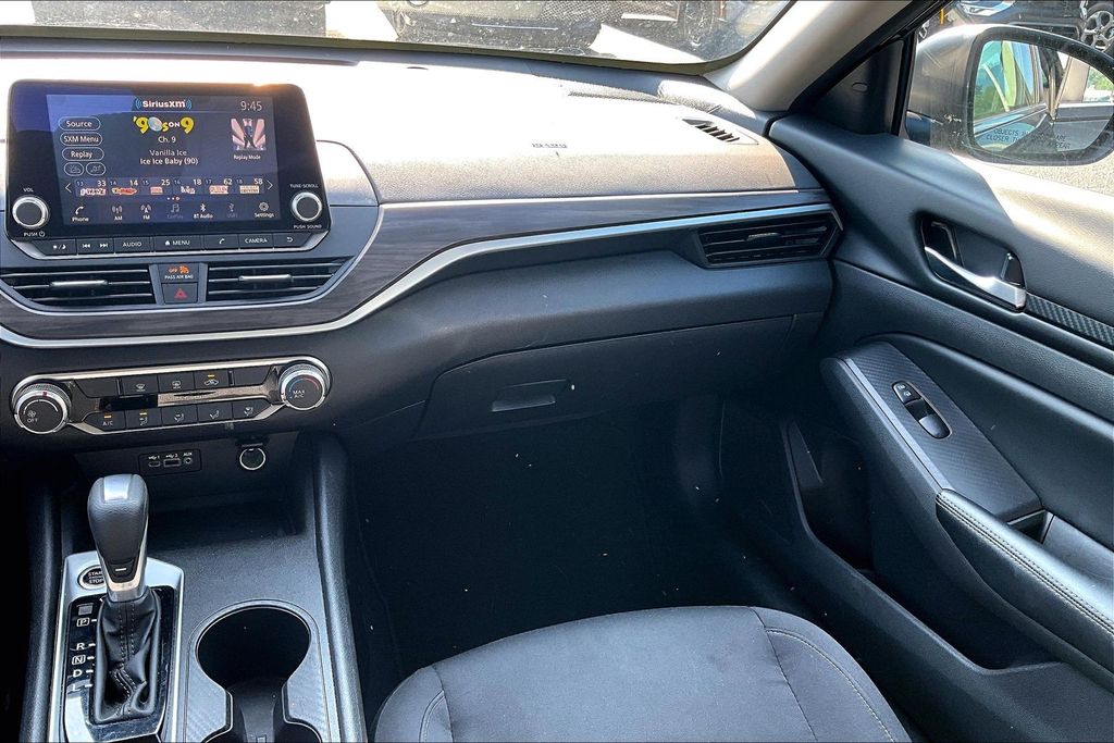 2025 Nissan Altima SV - Photo 26