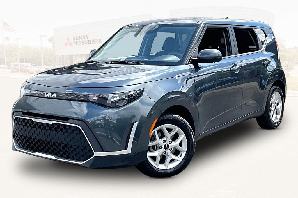 2025 Kia Soul 2.0L LX IVT's photo