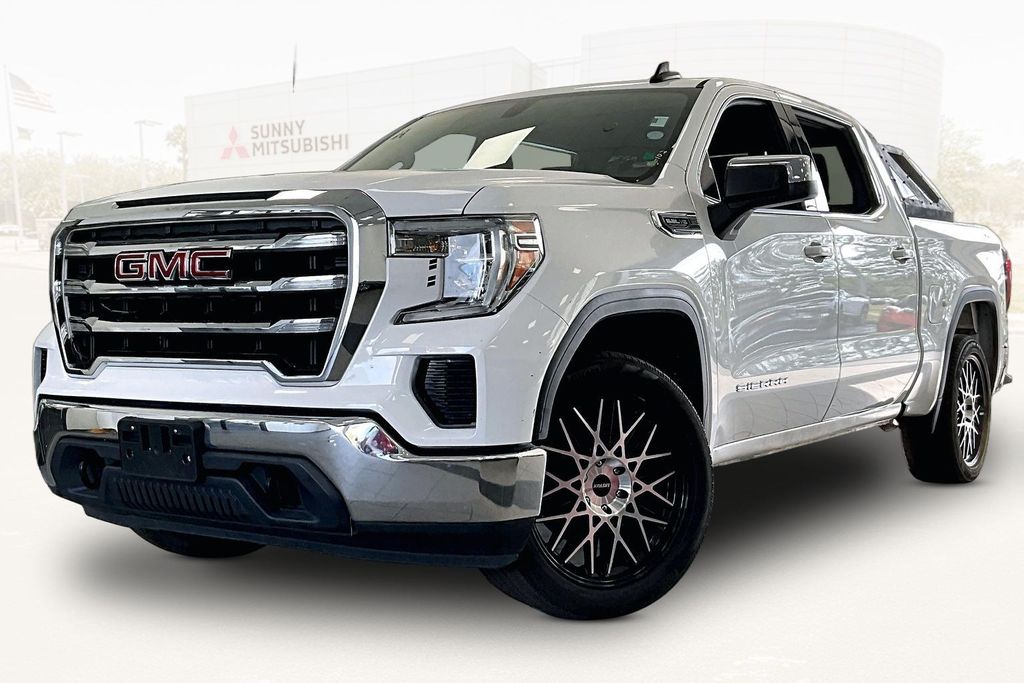 2020 GMC Sierra 4WD Crew Cab Short Box SLE's photo