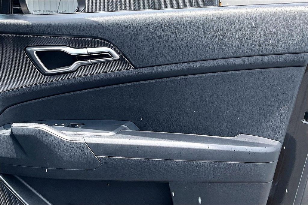 2025 Kia Sportage LX - Photo 25