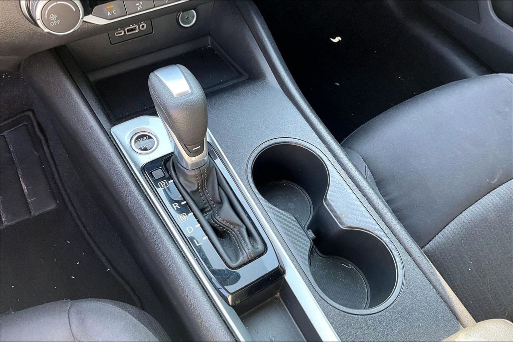 2025 Nissan Altima SV - Photo 18