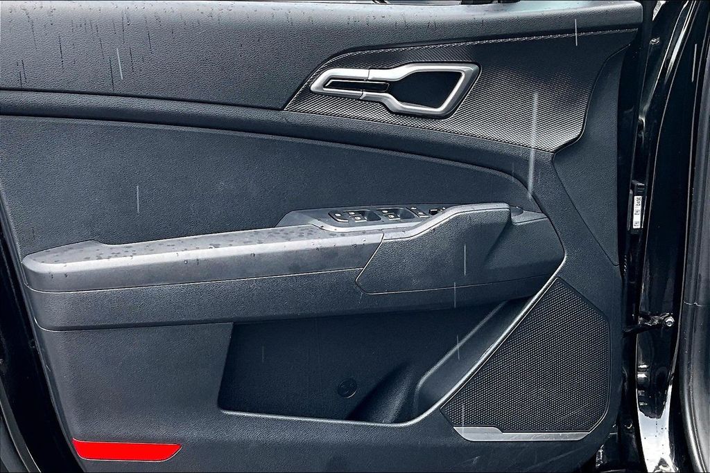 2025 Kia Sportage LX - Photo 18