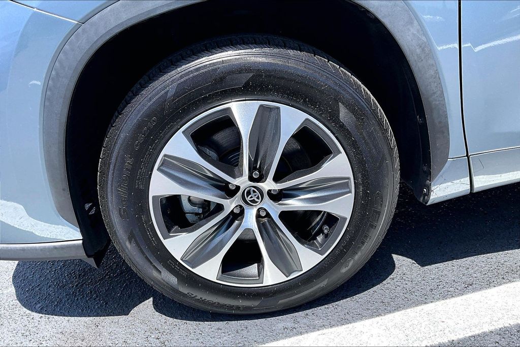 2023 Toyota Highlander XLE - Photo 35
