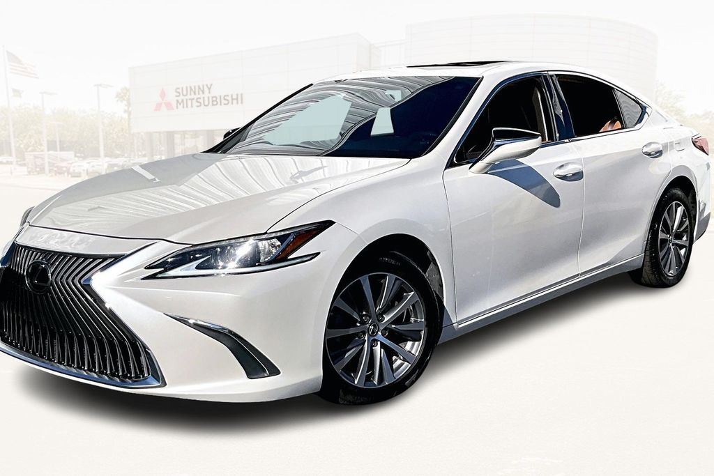 2019 Lexus ES 350's photo