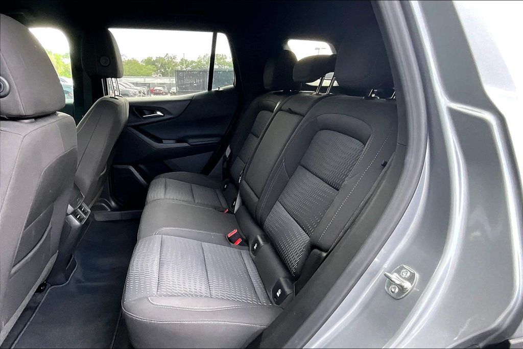2025 Chevrolet Equinox LT - Photo 21