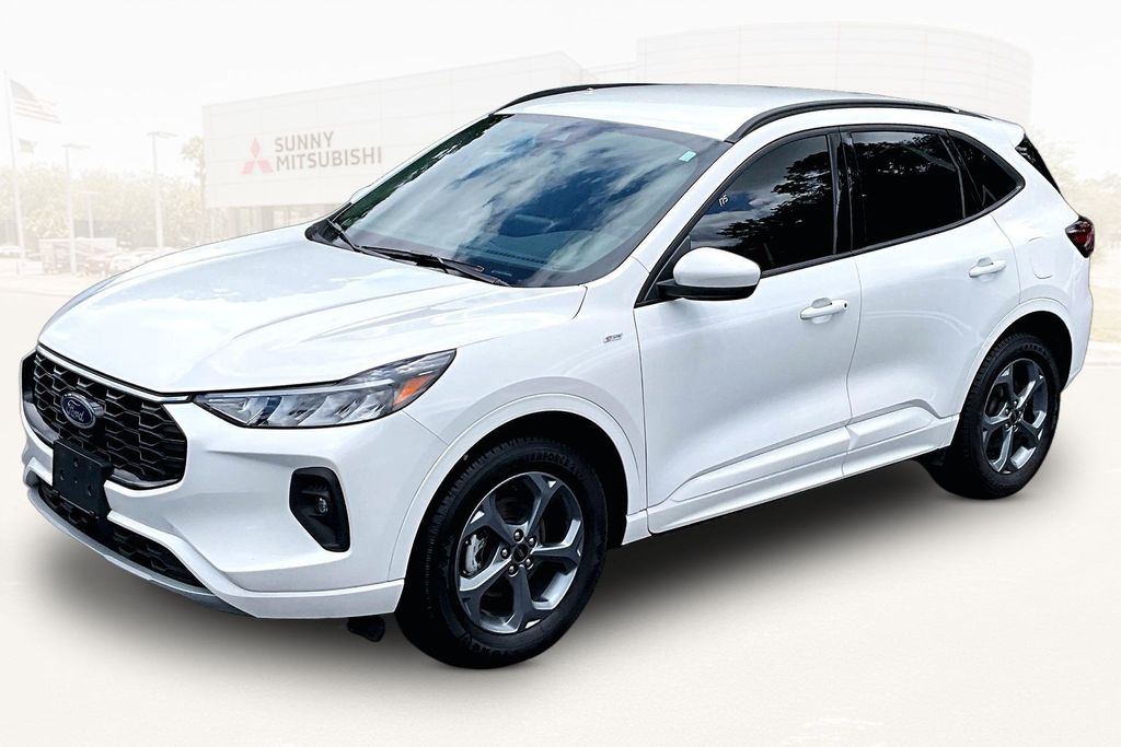 2023 Ford Escape ST-Line Select AWD Hybrid's photo