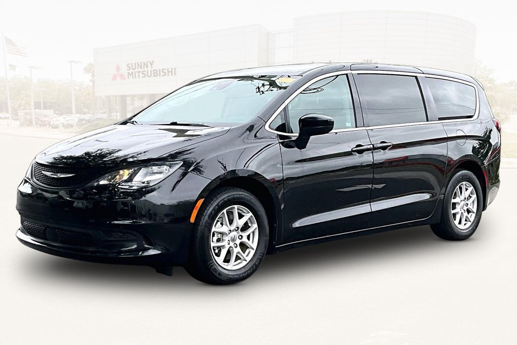 2024 Chrysler Voyager