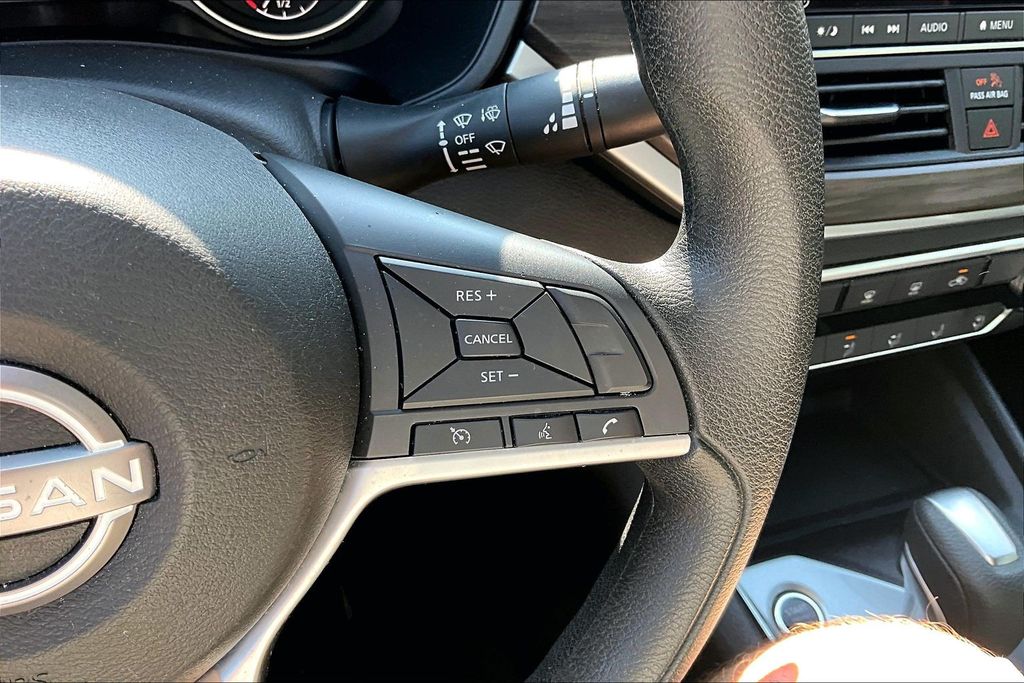 2025 Nissan Altima SV - Photo 12