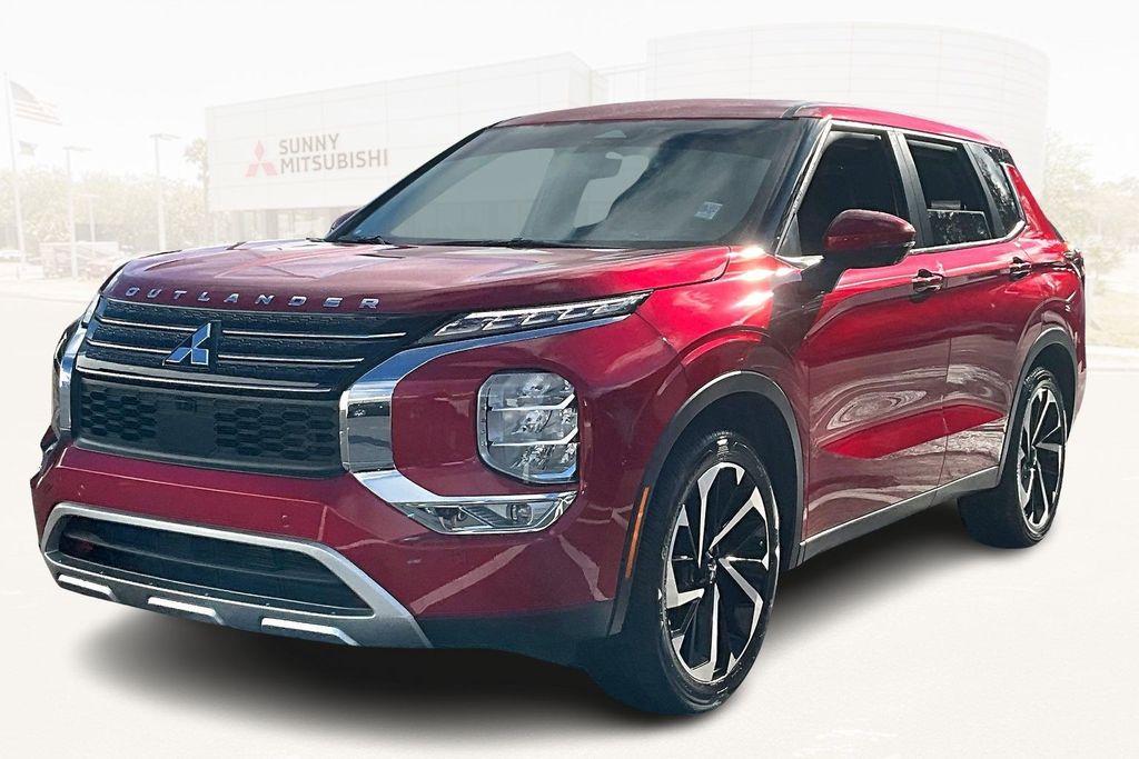 2023 Mitsubishi Outlander SE's photo