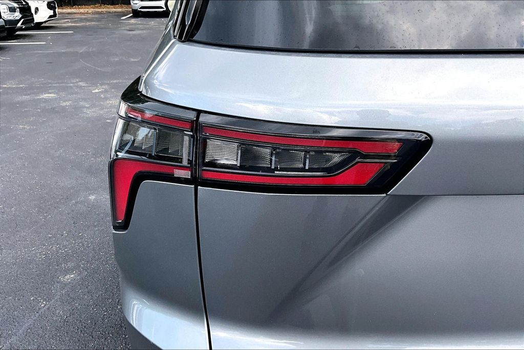 2025 Chevrolet Equinox LT - Photo 22