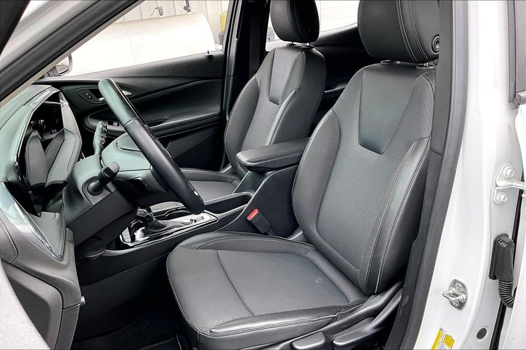 2025 Buick Encore GX Preferred - Photo 19