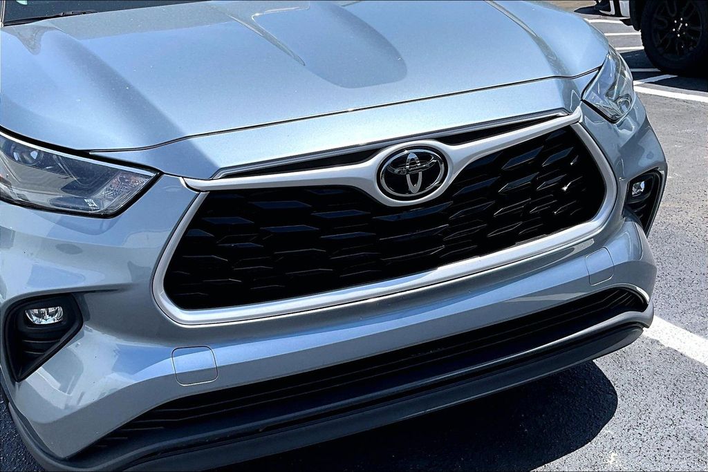 2023 Toyota Highlander XLE - Photo 34