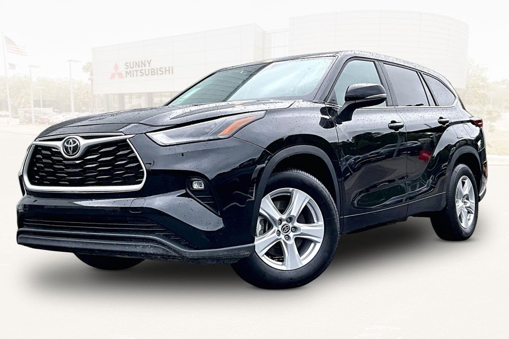 2025 Toyota Highlander LE