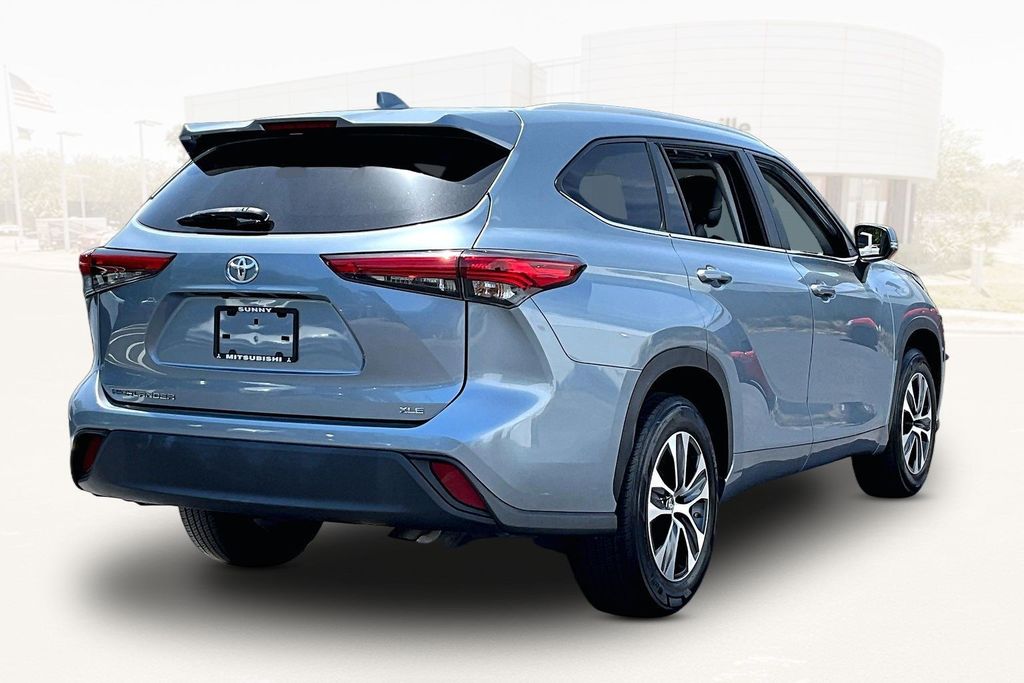 2023 Toyota Highlander XLE - Photo 6