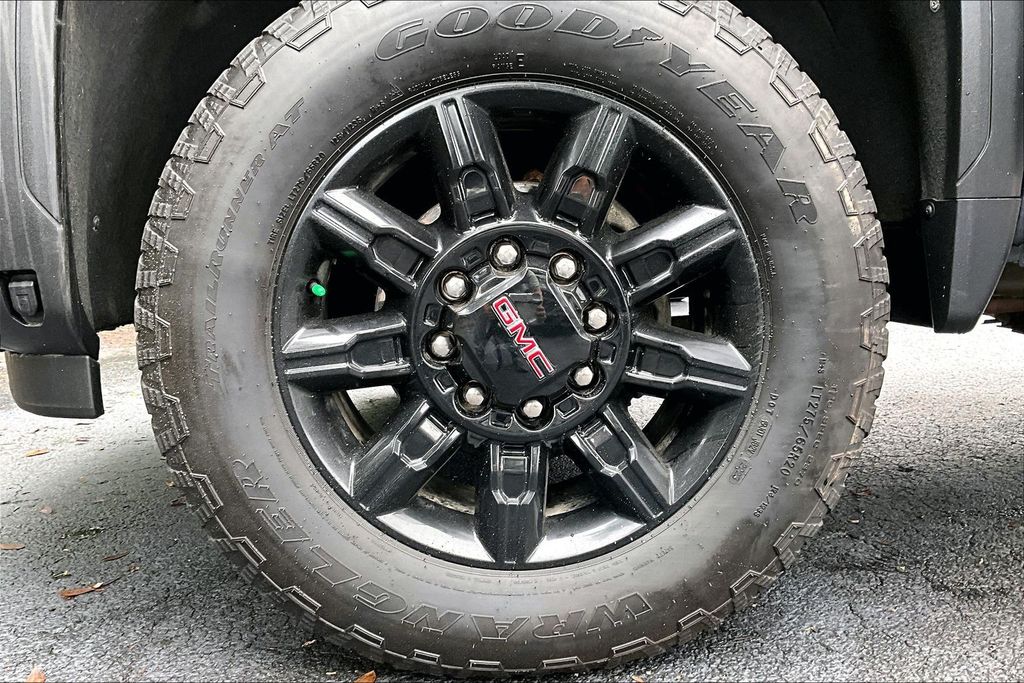 2024 GMC Sierra 2500HD AT4 - Photo 32
