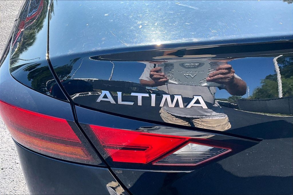 2025 Nissan Altima SV - Photo 24