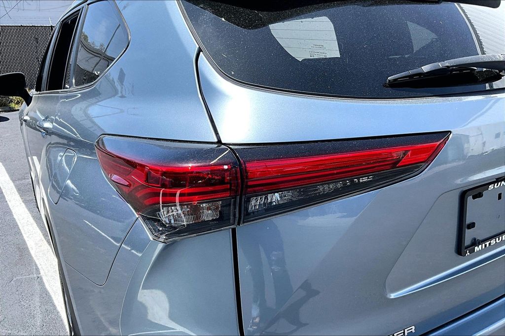 2023 Toyota Highlander XLE - Photo 23