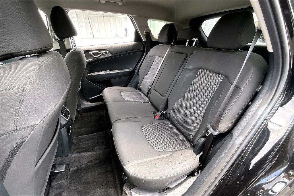 2025 Kia Sportage LX - Photo 20